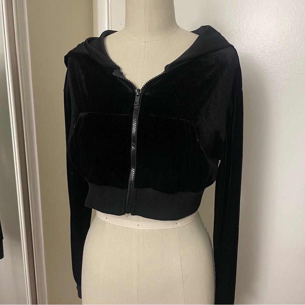 Black crushed velvet cropped hoodie with zipper, size small